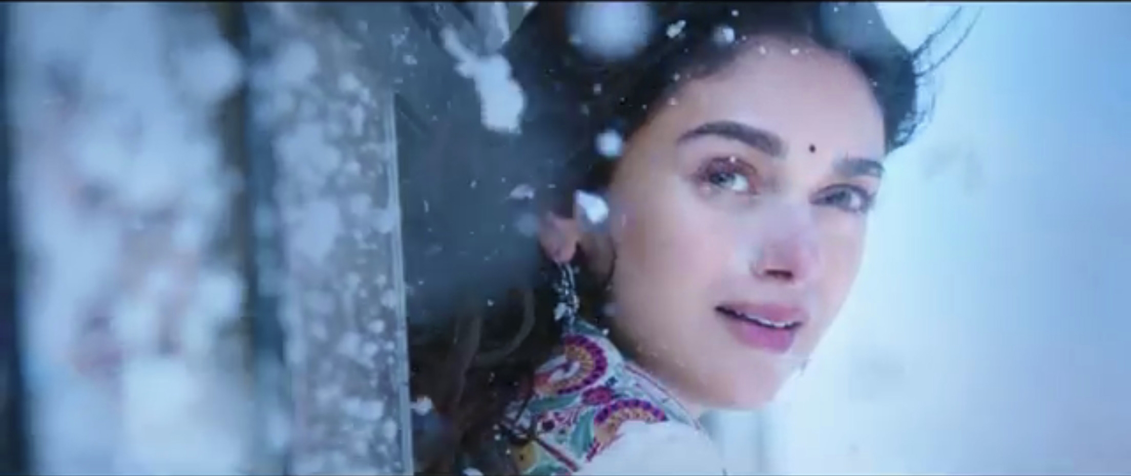 Aditi Rao Hydari Kaatru Veliyidai