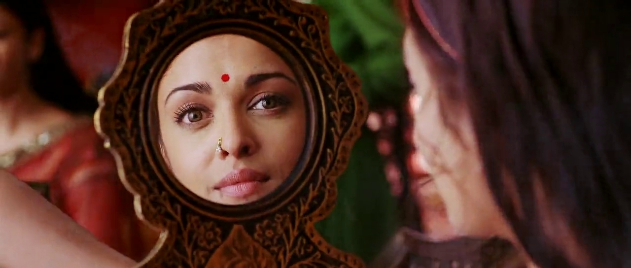 Aishwarya Rai Bachchan Mirror