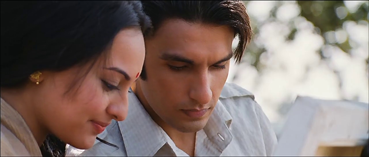 Sonakshi Sinha Ranveer Singh Lootera Sawaar Loon