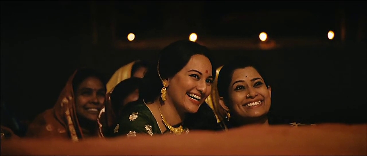 Sonakshi Sinha Lootera Ram Leela Scene