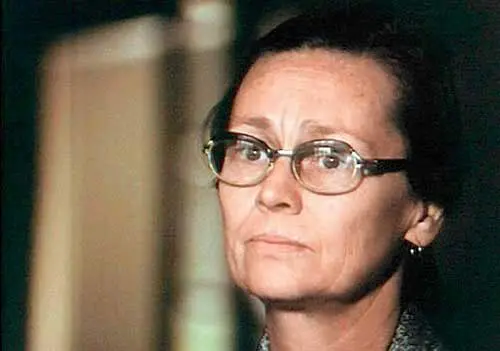 36-Chowringhee-Lane Miss Stoneham