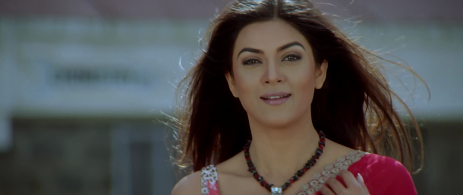 Sushmita Sen Intro in Main Hoon Na Red Saree - Filmy Sasi